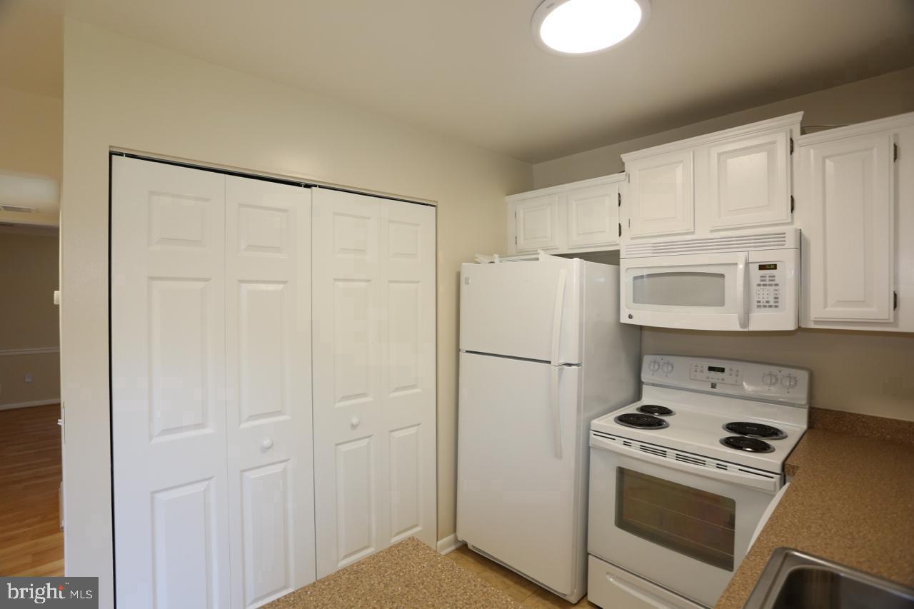 2590 GLENGYLE DRIVE 115