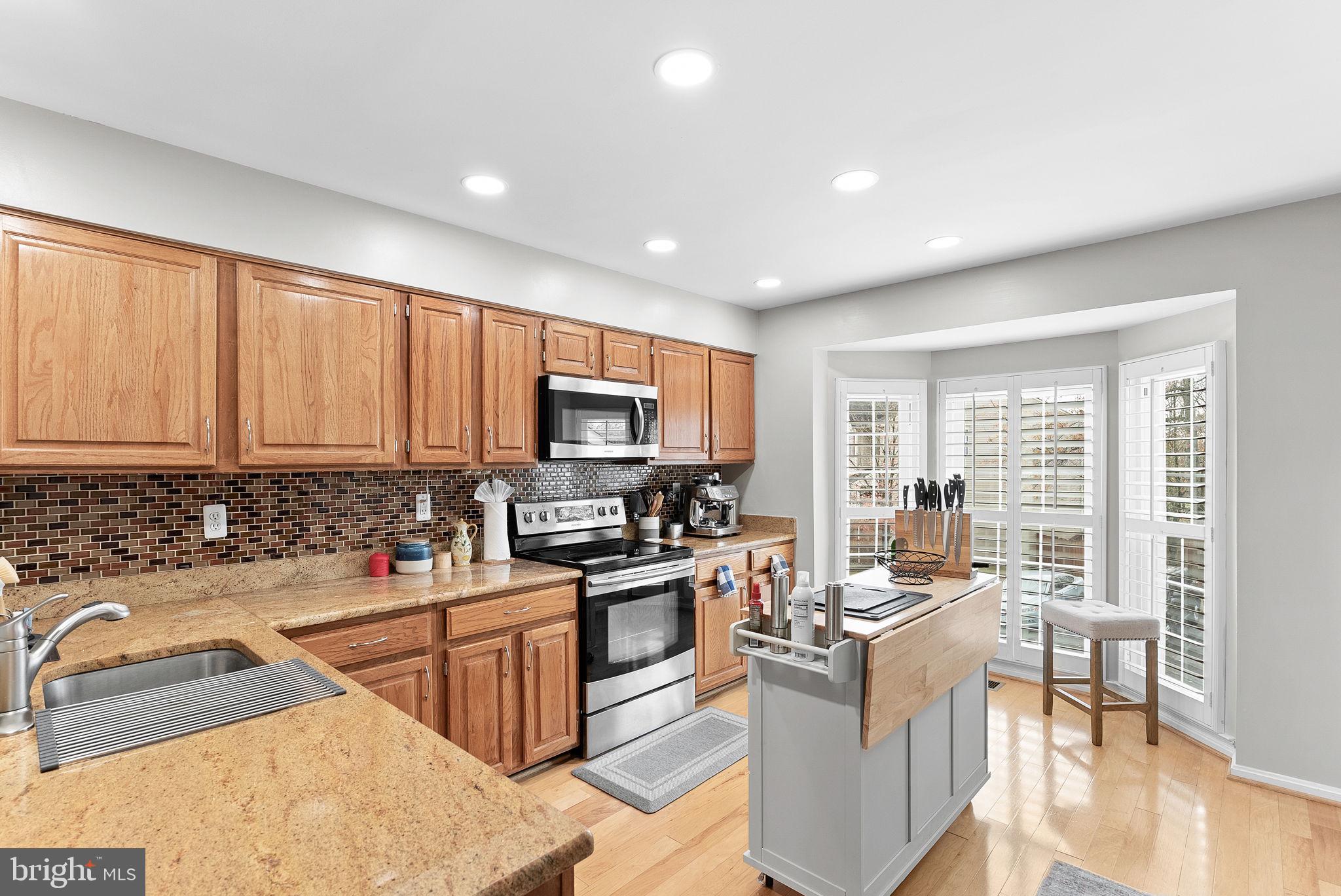 5604 GLENWOOD MEWS DRIVE