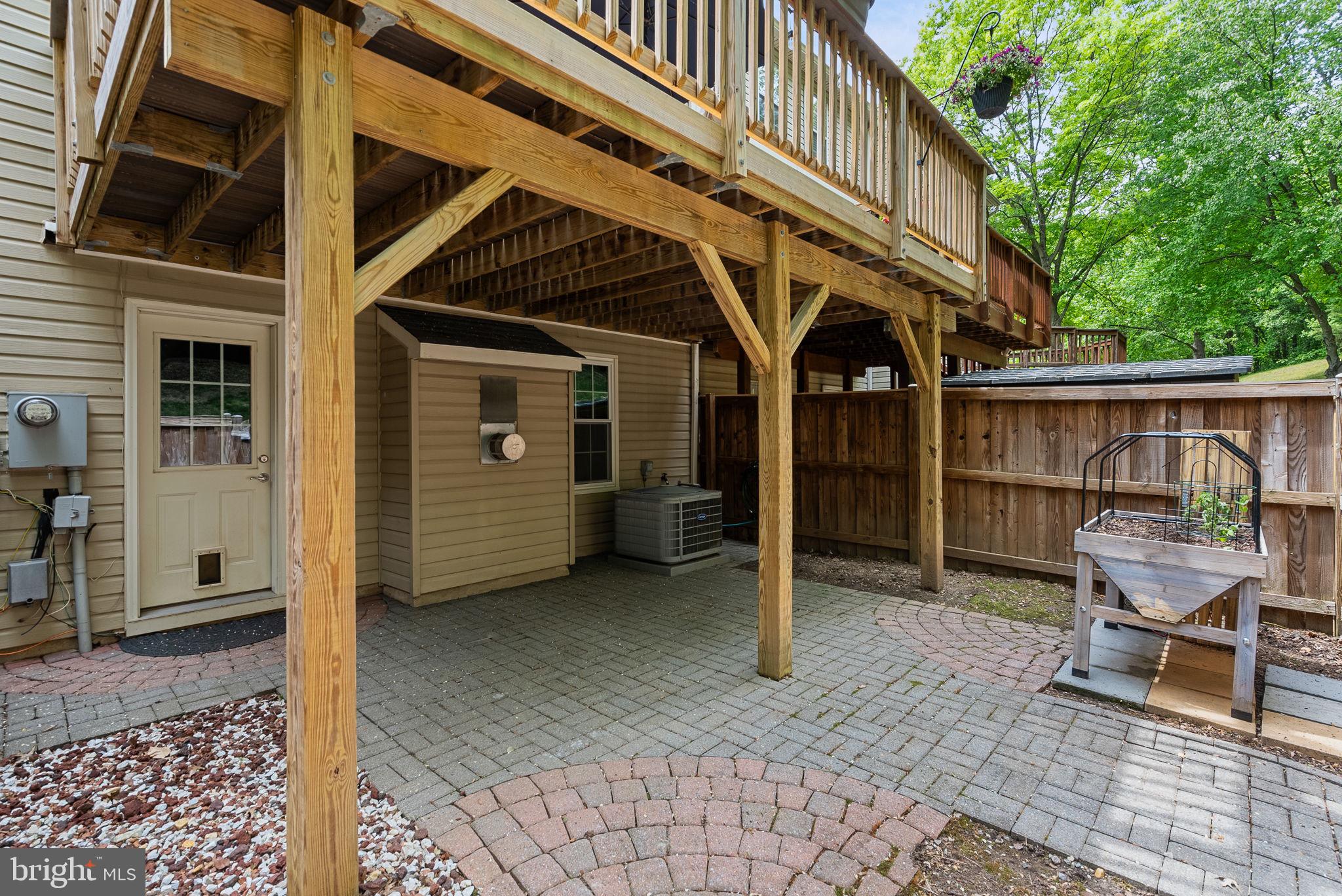 5604 GLENWOOD MEWS DRIVE