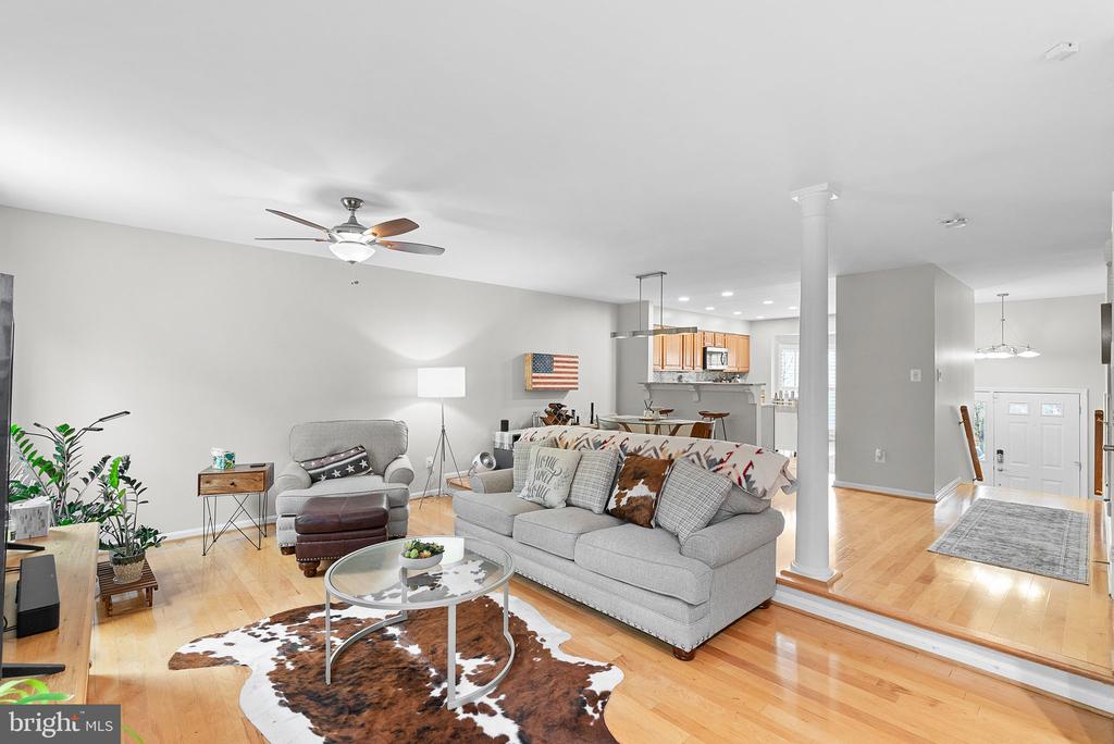 5604 GLENWOOD MEWS DRIVE