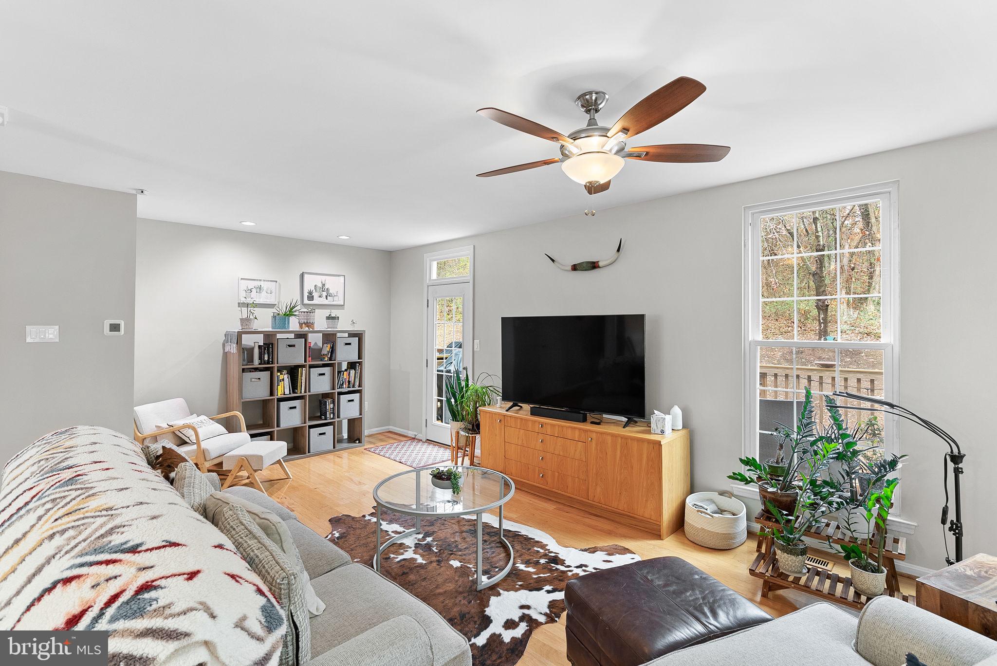 5604 GLENWOOD MEWS DRIVE