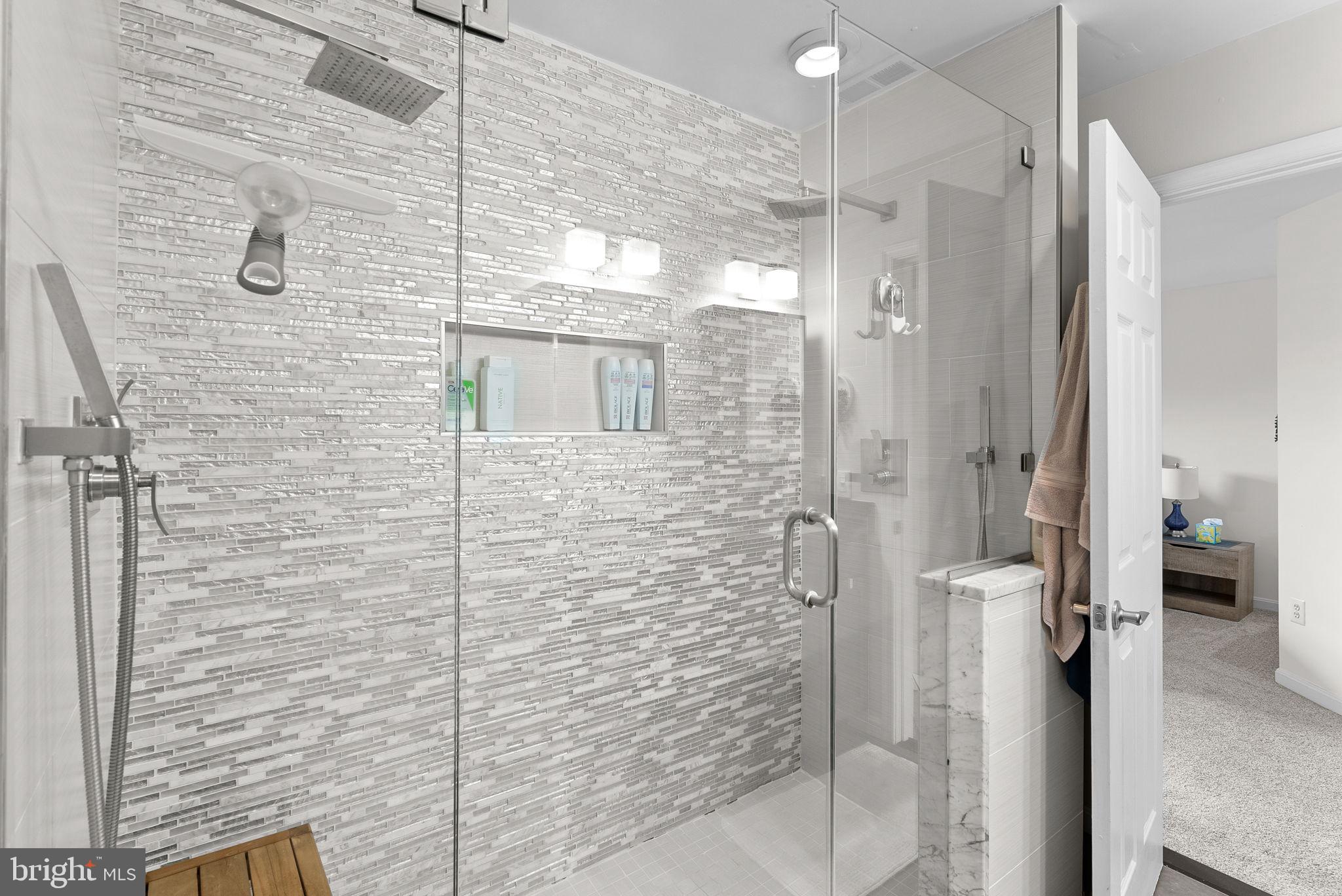 5604 GLENWOOD MEWS DRIVE