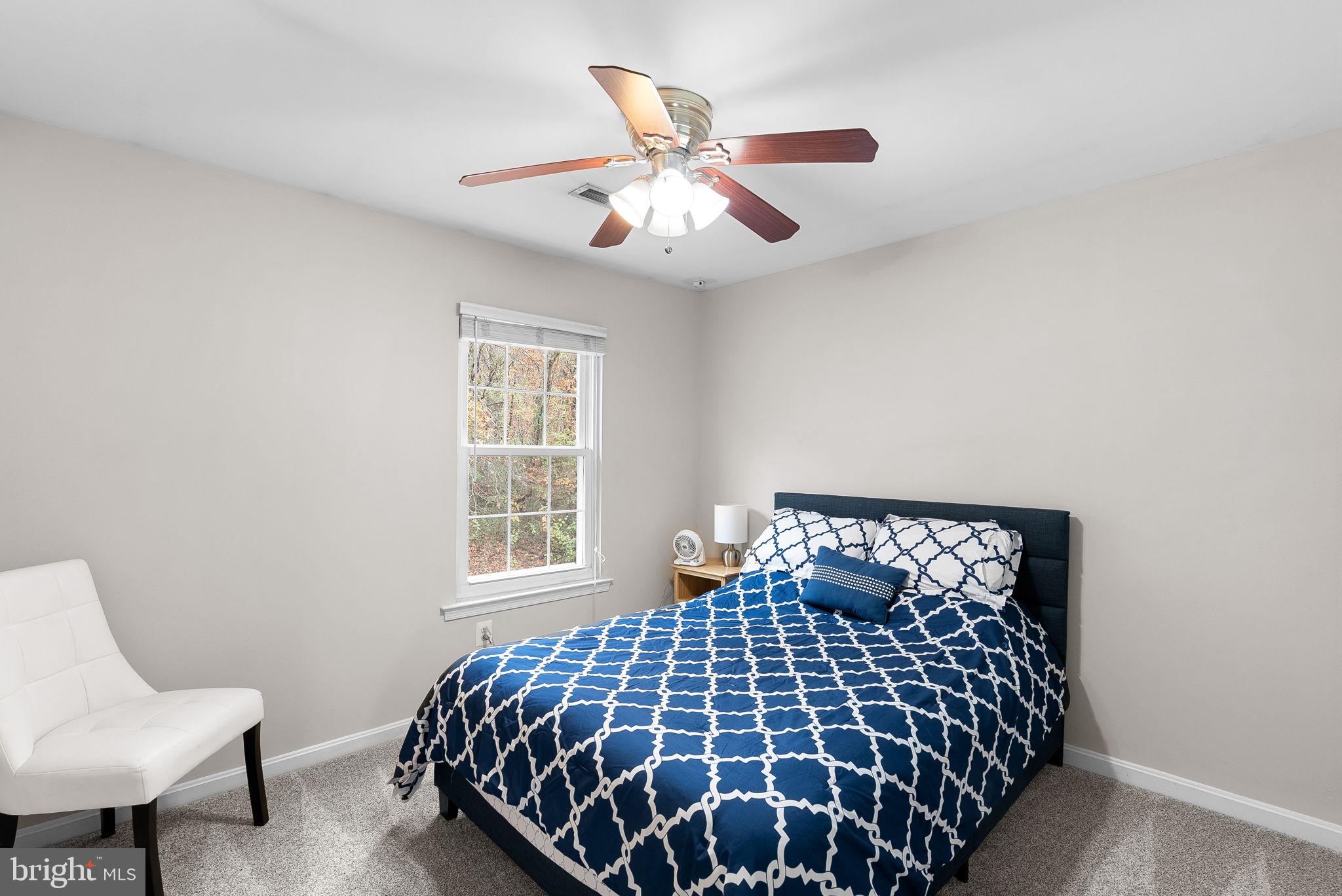 5604 GLENWOOD MEWS DRIVE