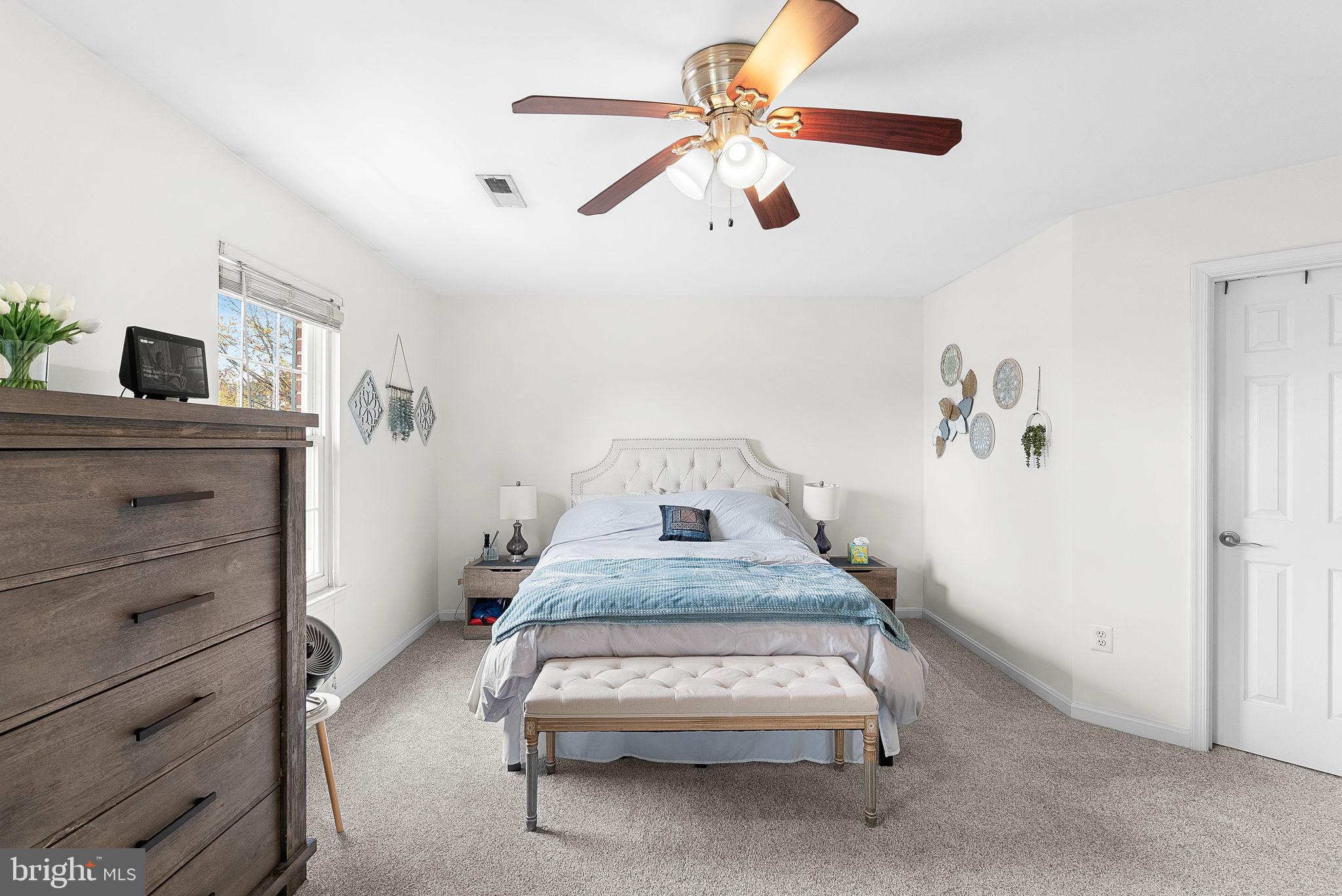 5604 GLENWOOD MEWS DRIVE