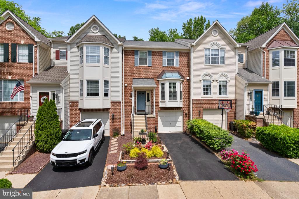 5604 GLENWOOD MEWS DRIVE