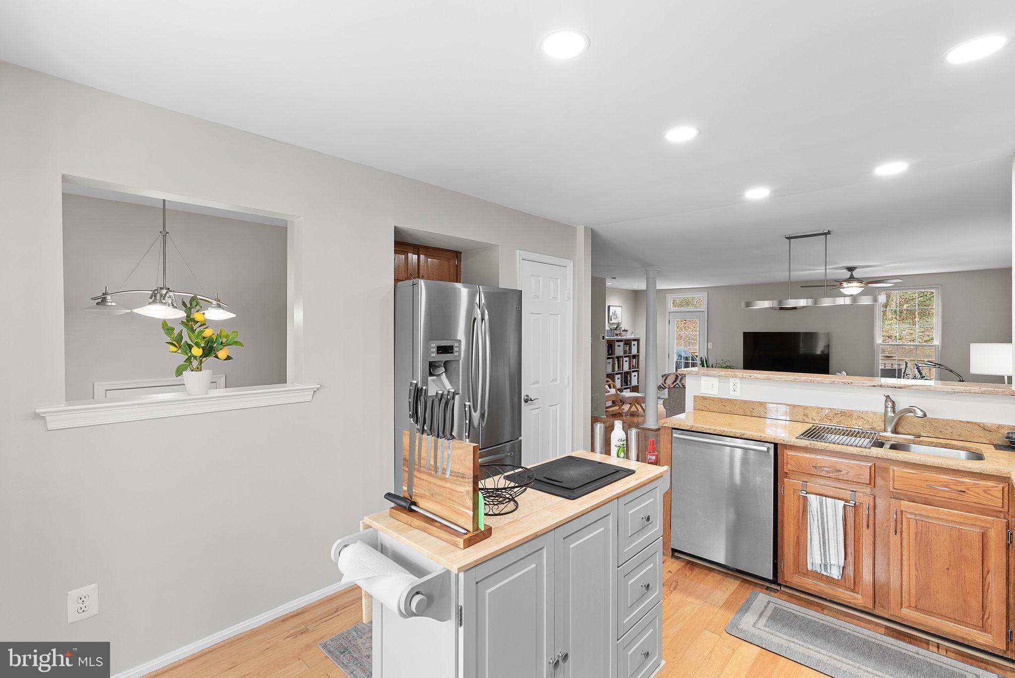 5604 GLENWOOD MEWS DRIVE