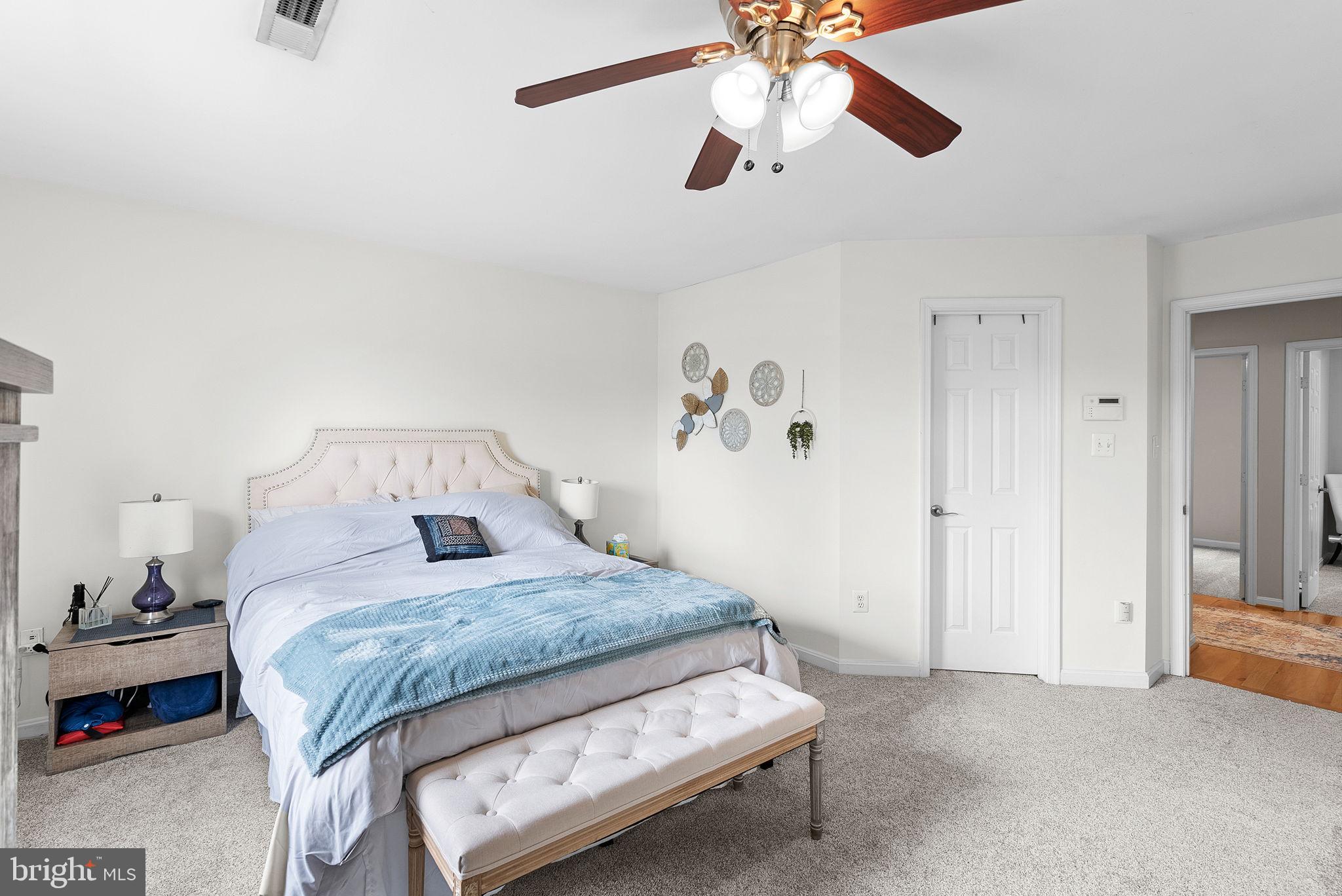 5604 GLENWOOD MEWS DRIVE