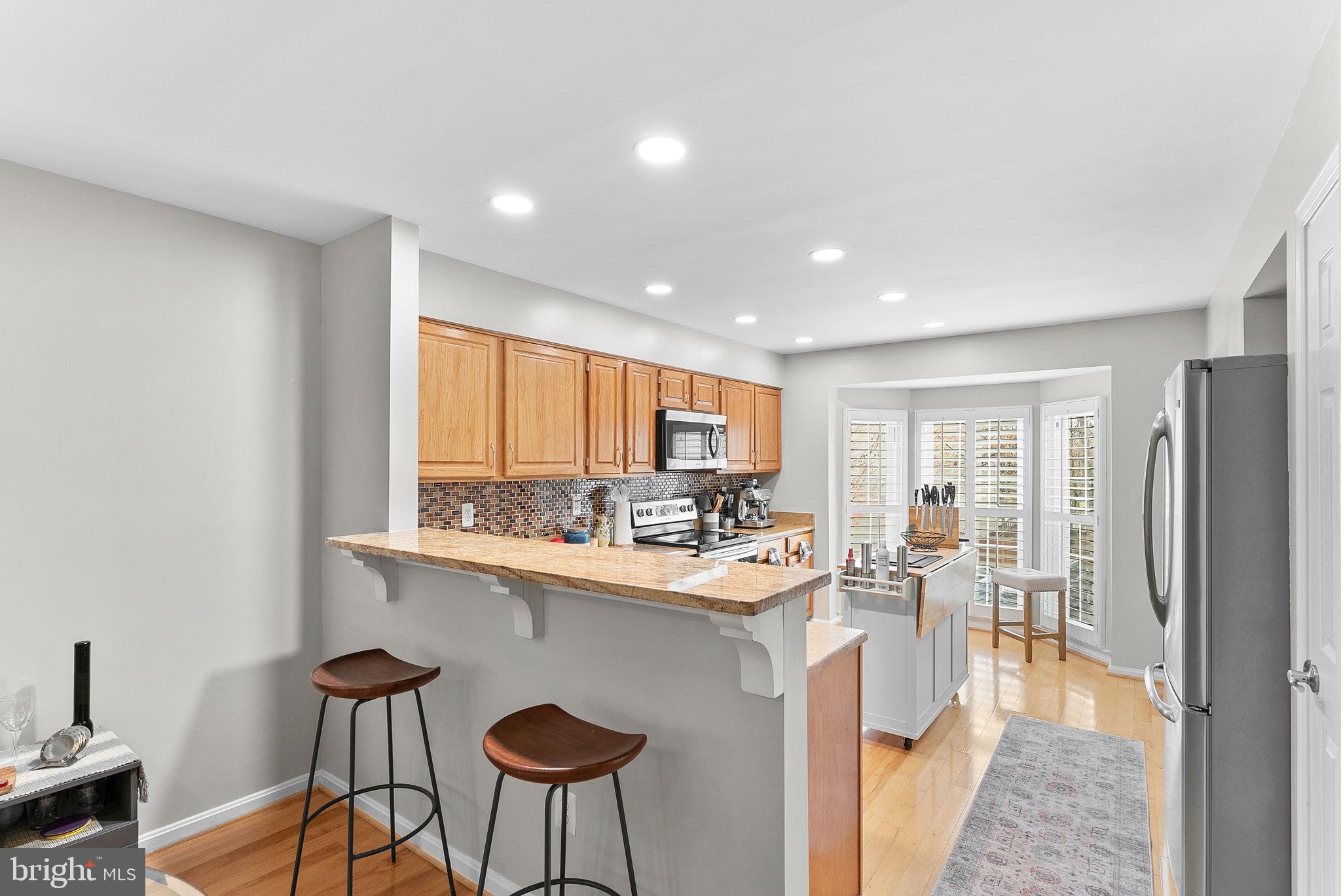 5604 GLENWOOD MEWS DRIVE