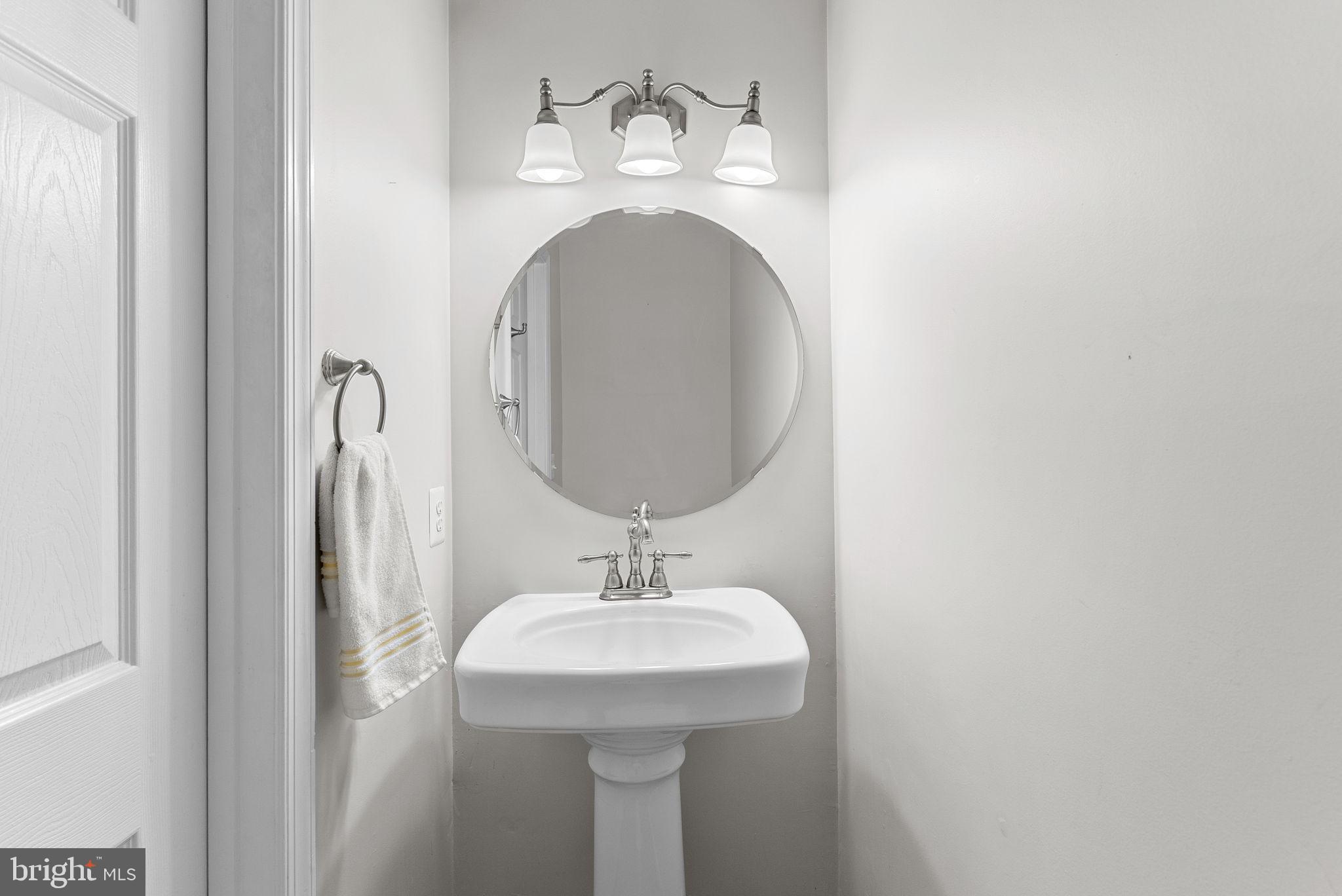 5604 GLENWOOD MEWS DRIVE