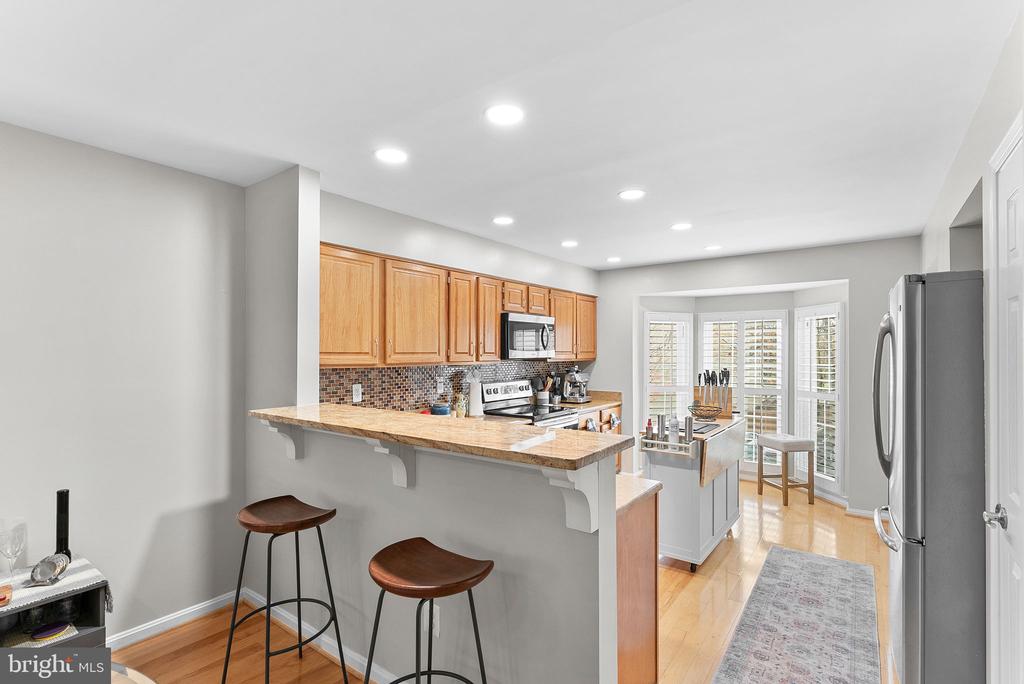 5604 GLENWOOD MEWS DRIVE