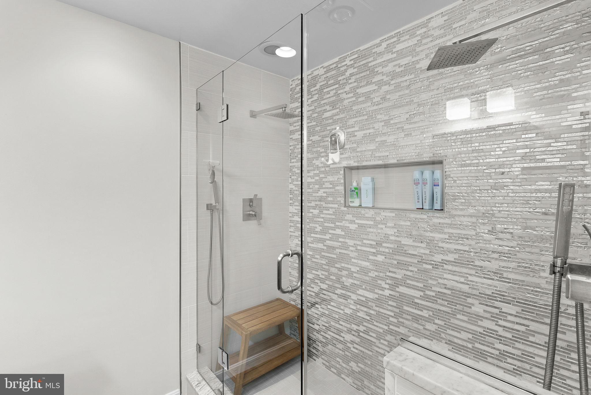 5604 GLENWOOD MEWS DRIVE