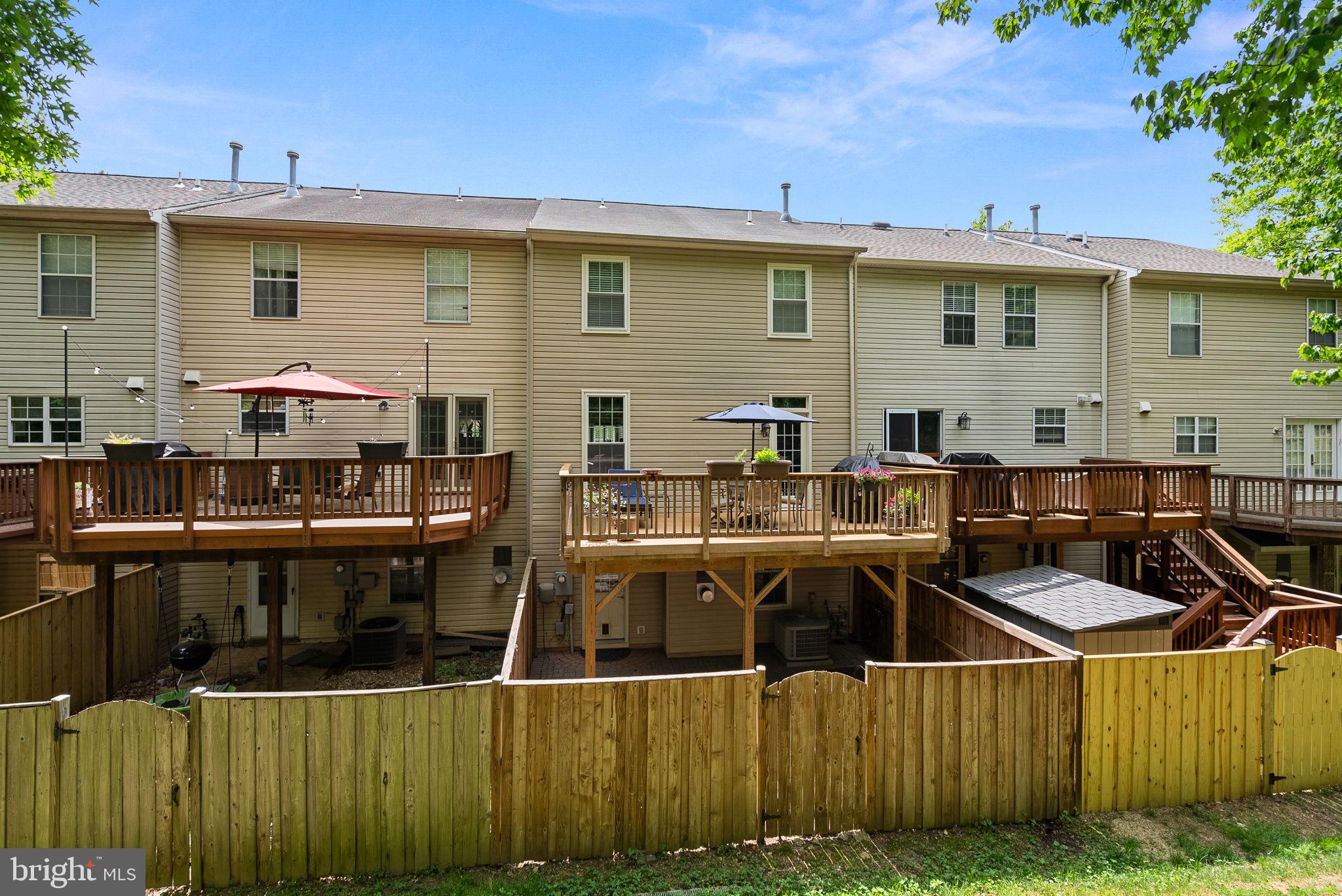 5604 GLENWOOD MEWS DRIVE