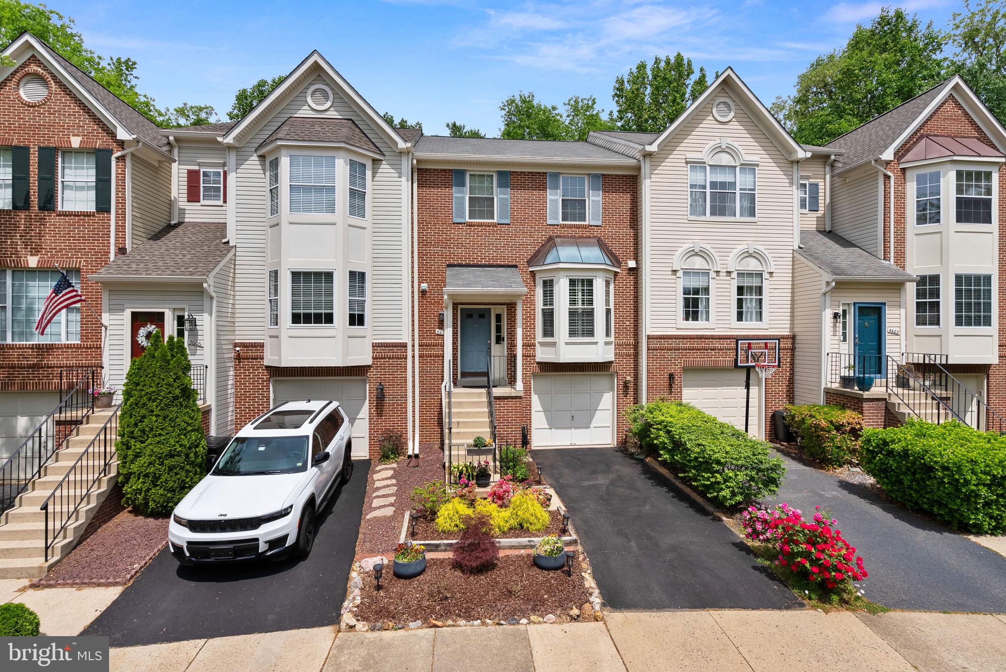 5604 GLENWOOD MEWS DRIVE