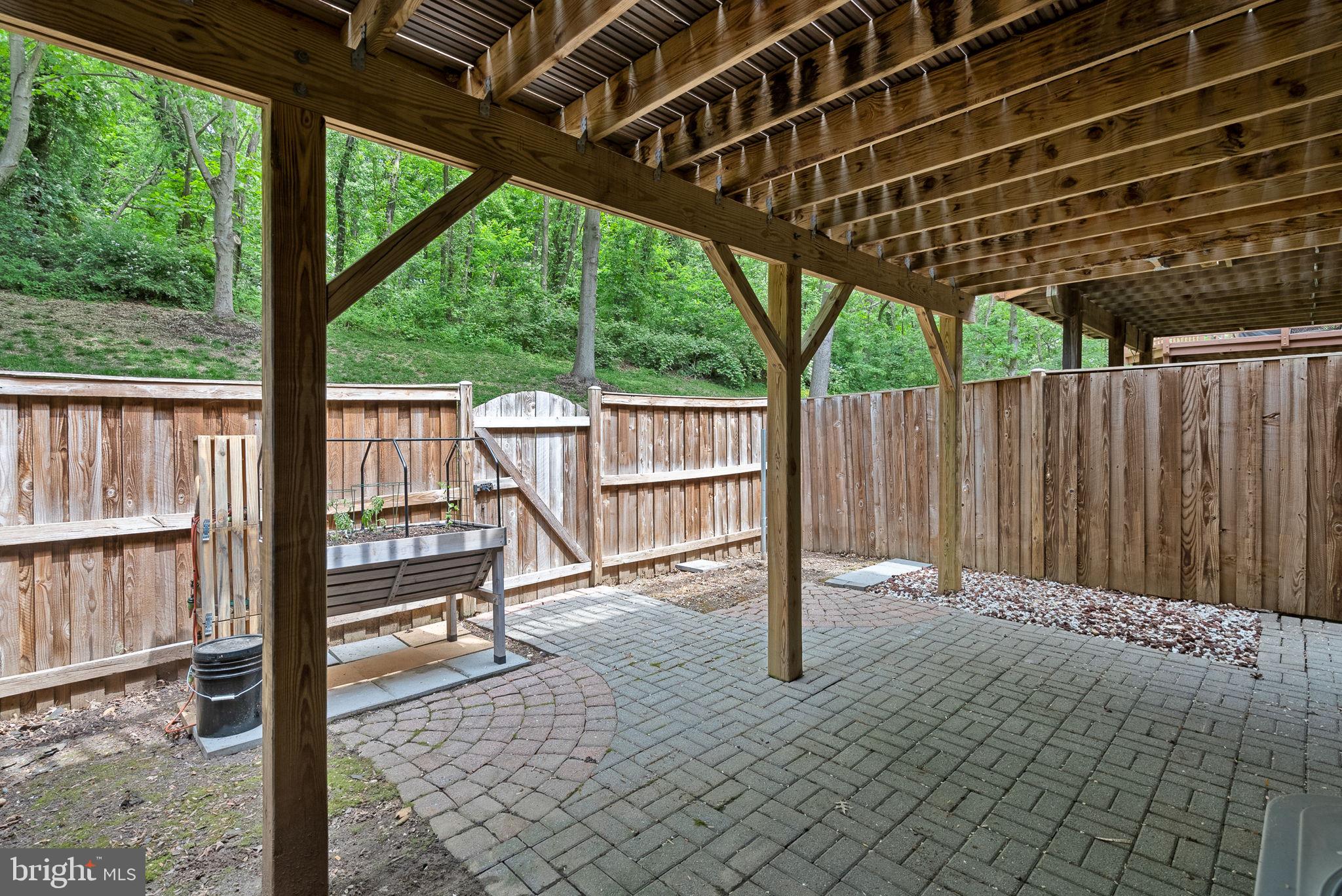 5604 GLENWOOD MEWS DRIVE