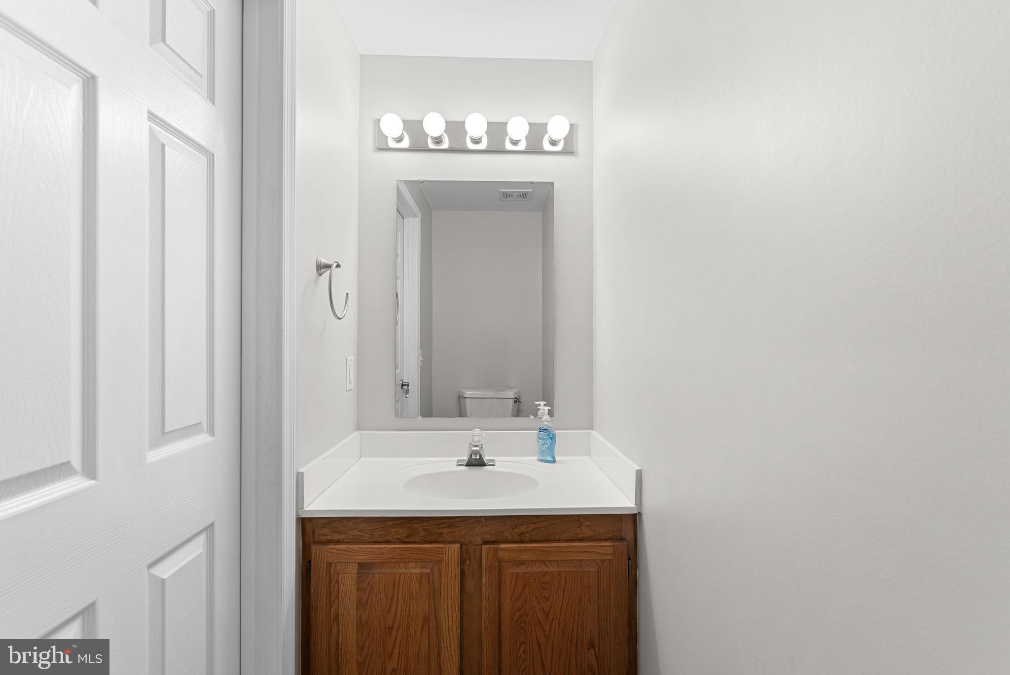 5604 GLENWOOD MEWS DRIVE