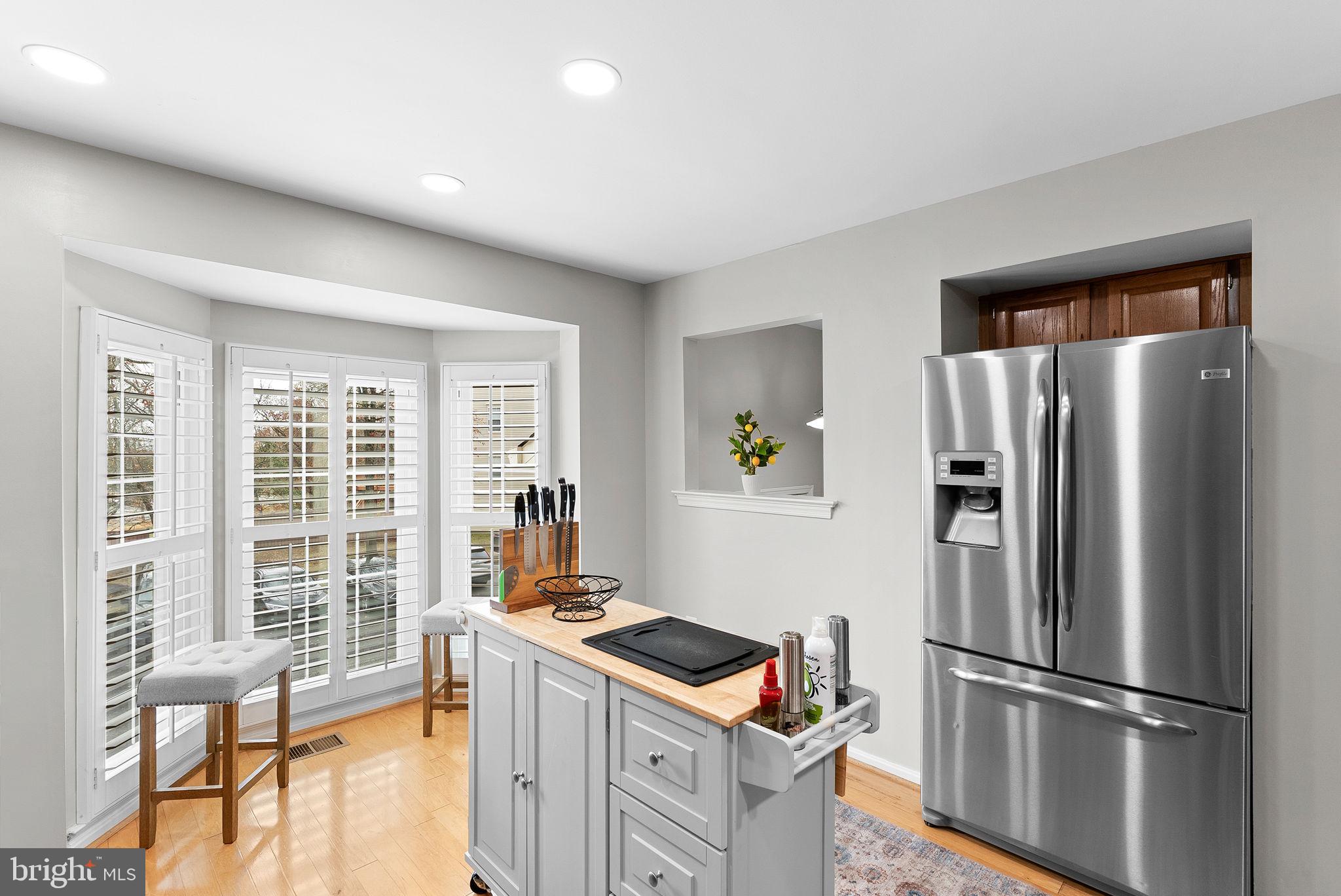 5604 GLENWOOD MEWS DRIVE