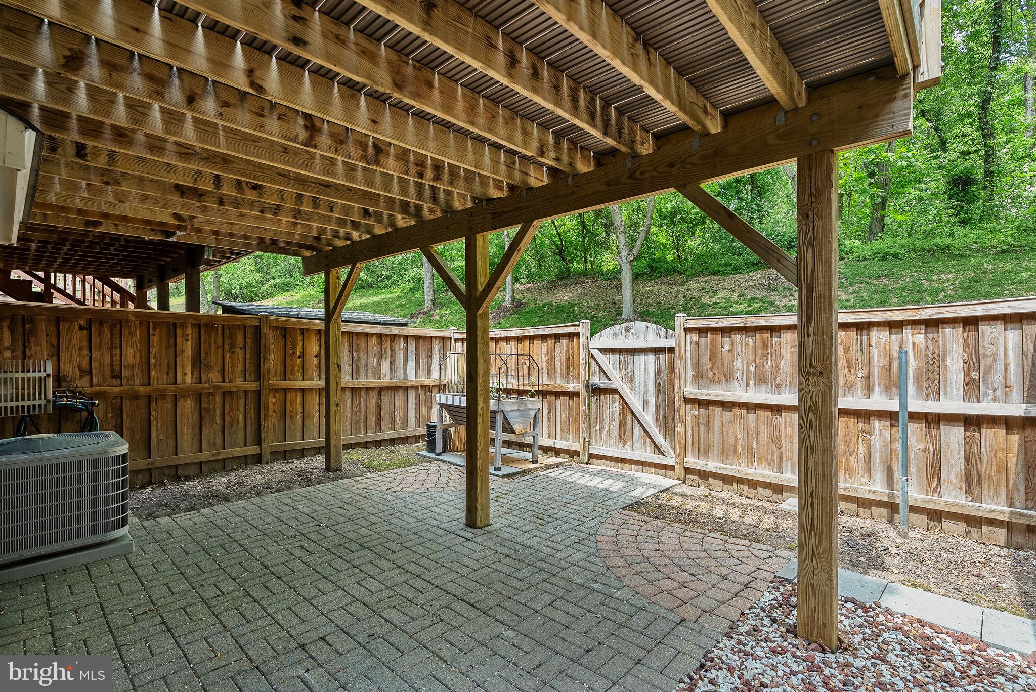 5604 GLENWOOD MEWS DRIVE