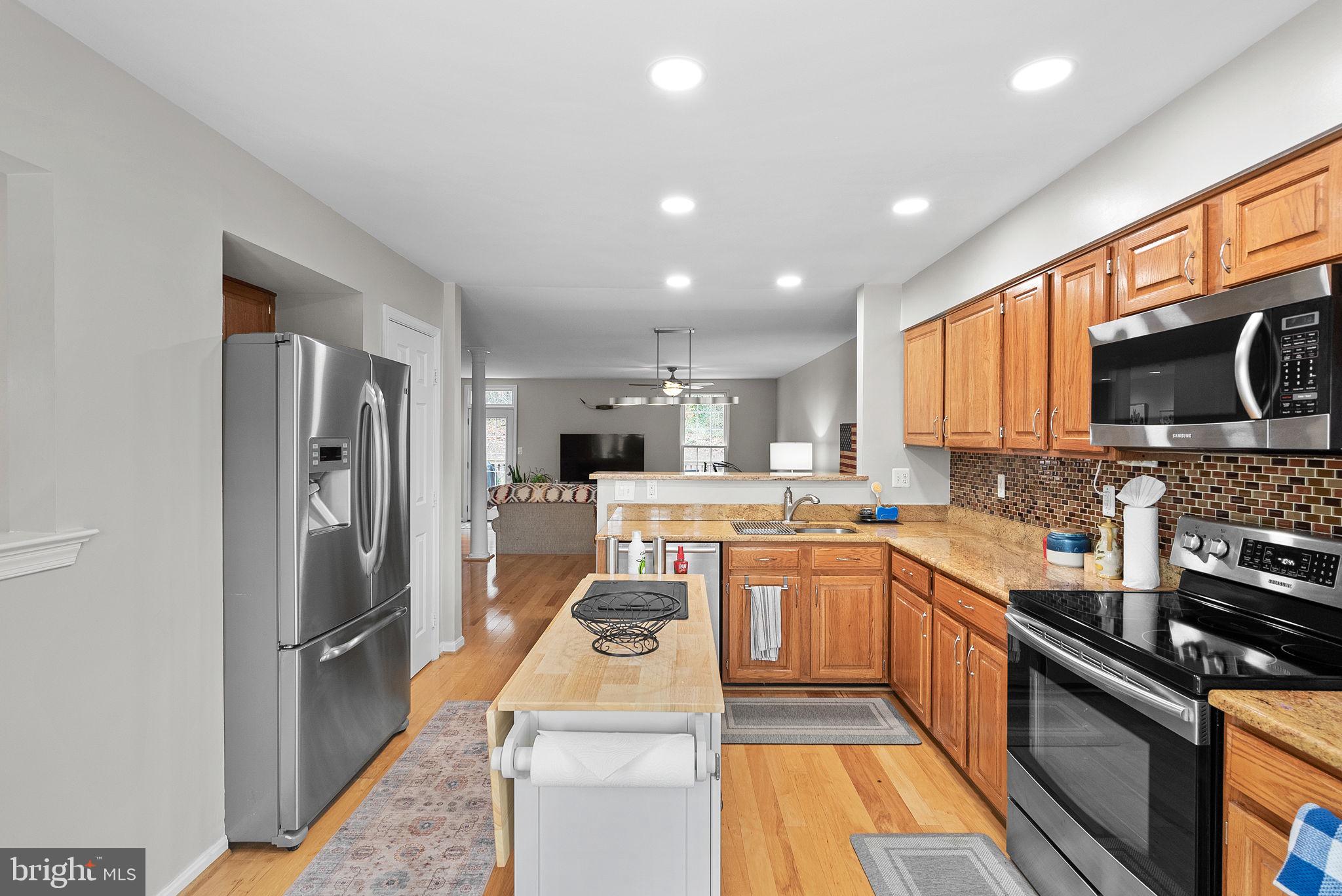 5604 GLENWOOD MEWS DRIVE