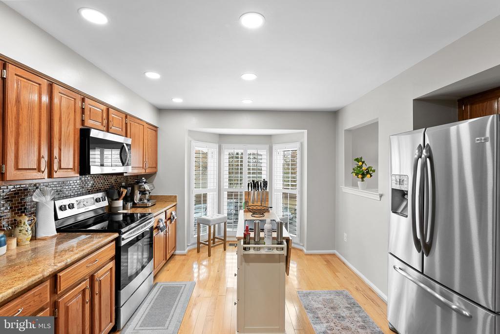5604 GLENWOOD MEWS DRIVE