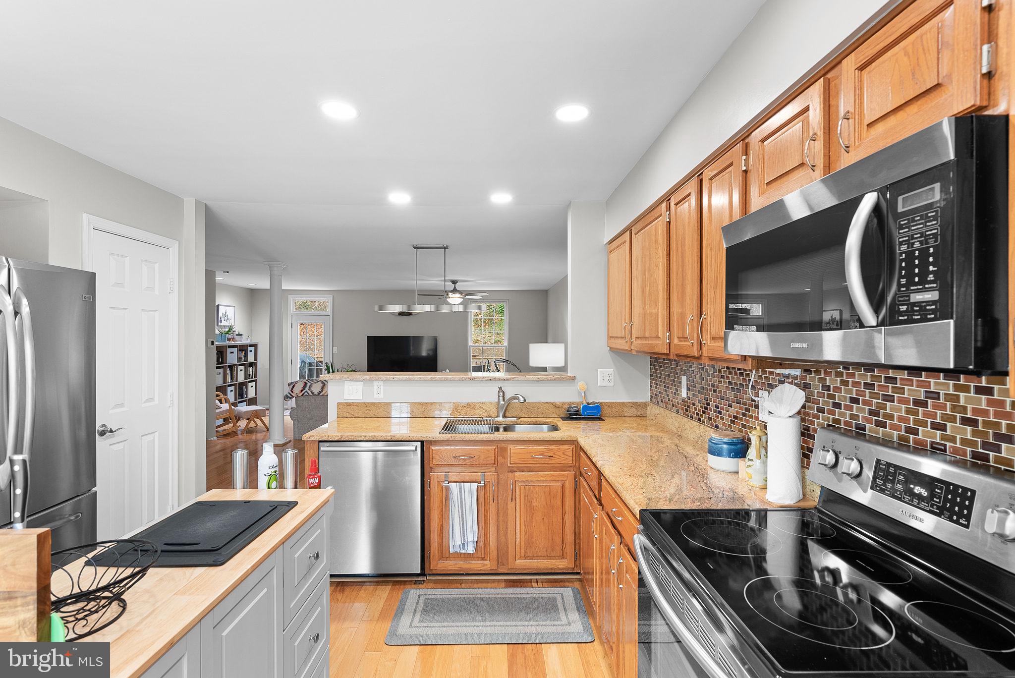 5604 GLENWOOD MEWS DRIVE