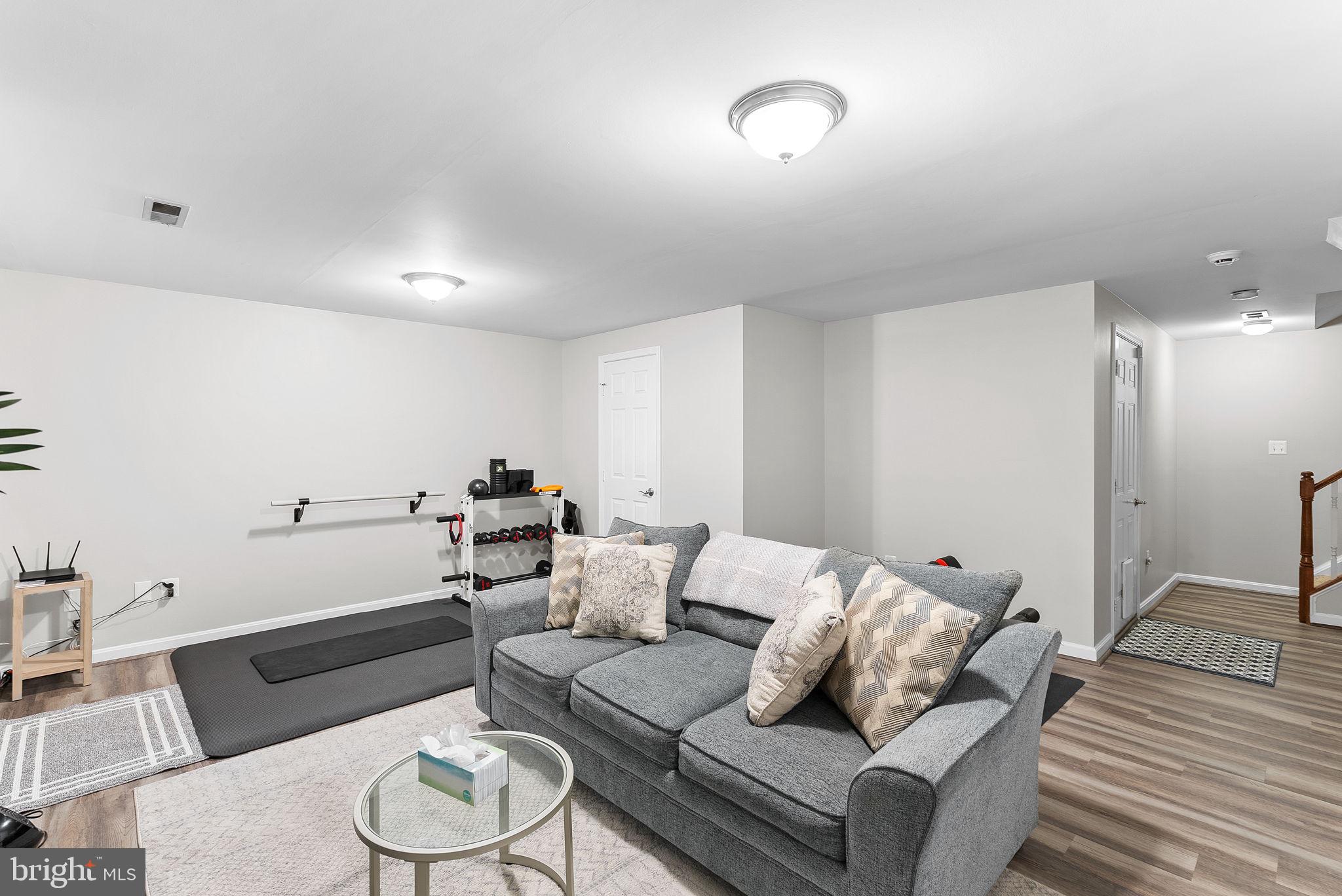 5604 GLENWOOD MEWS DRIVE