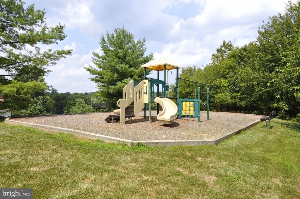 3805 GREEN RIDGE COURT 201