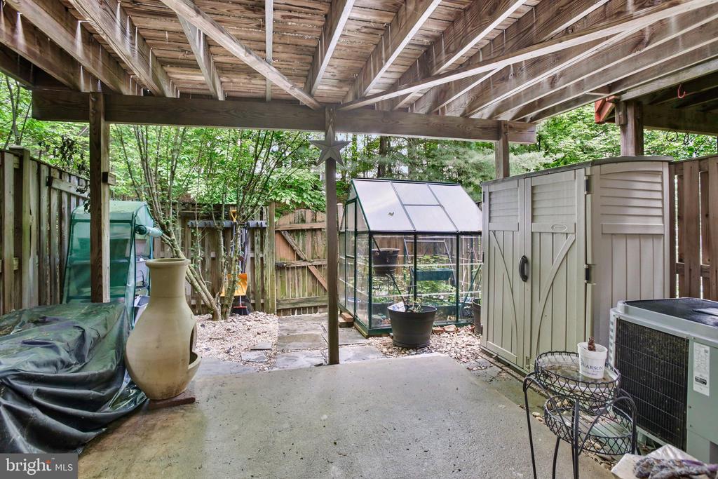 5690 WHITE DOVE LANE