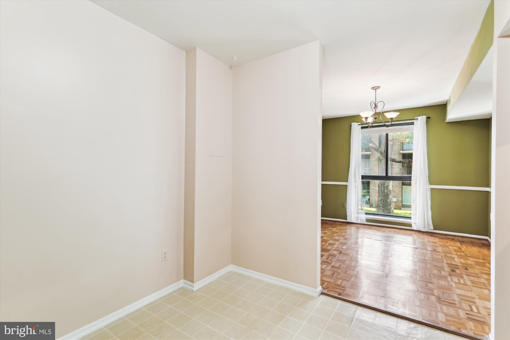 2032 ROYAL FERN COURT 11A