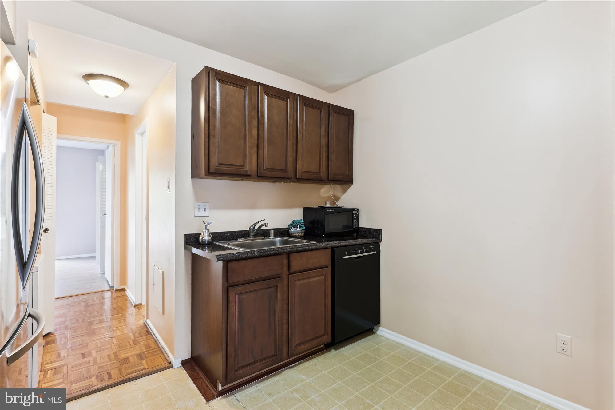 2032 ROYAL FERN COURT 11A