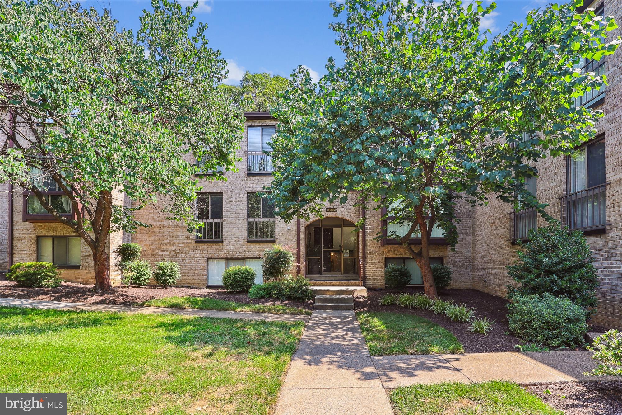 2032 ROYAL FERN COURT 11A