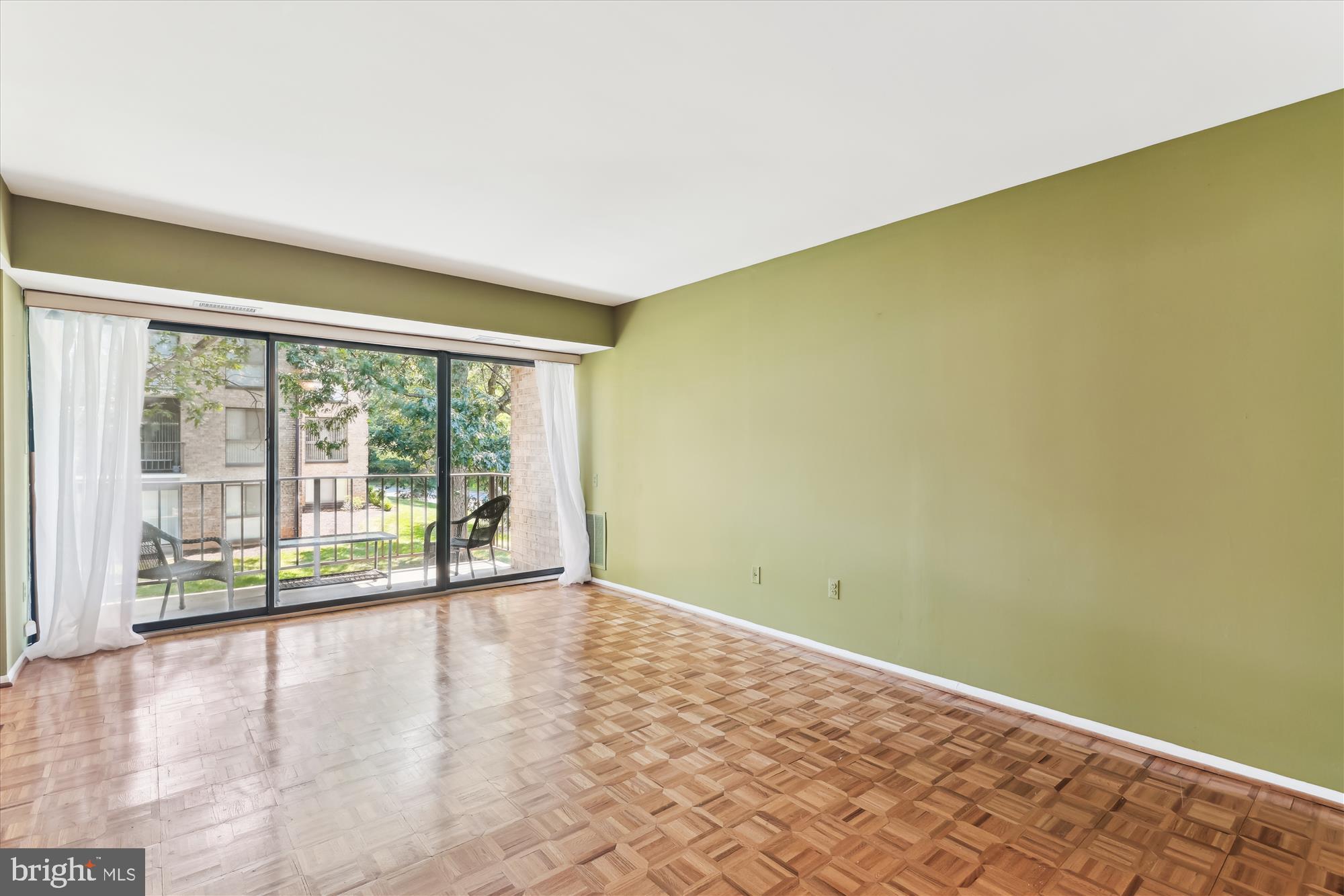 2032 ROYAL FERN COURT 11A