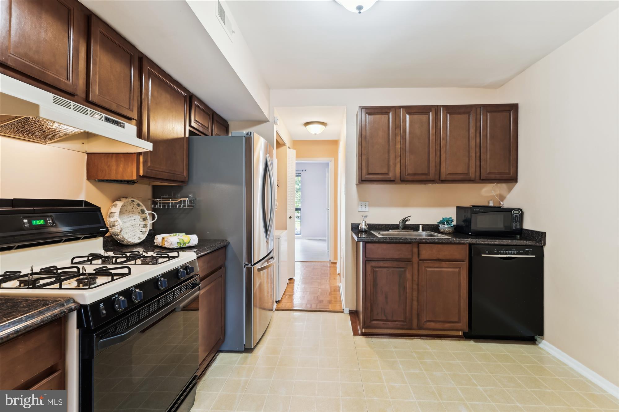 2032 ROYAL FERN COURT 11A