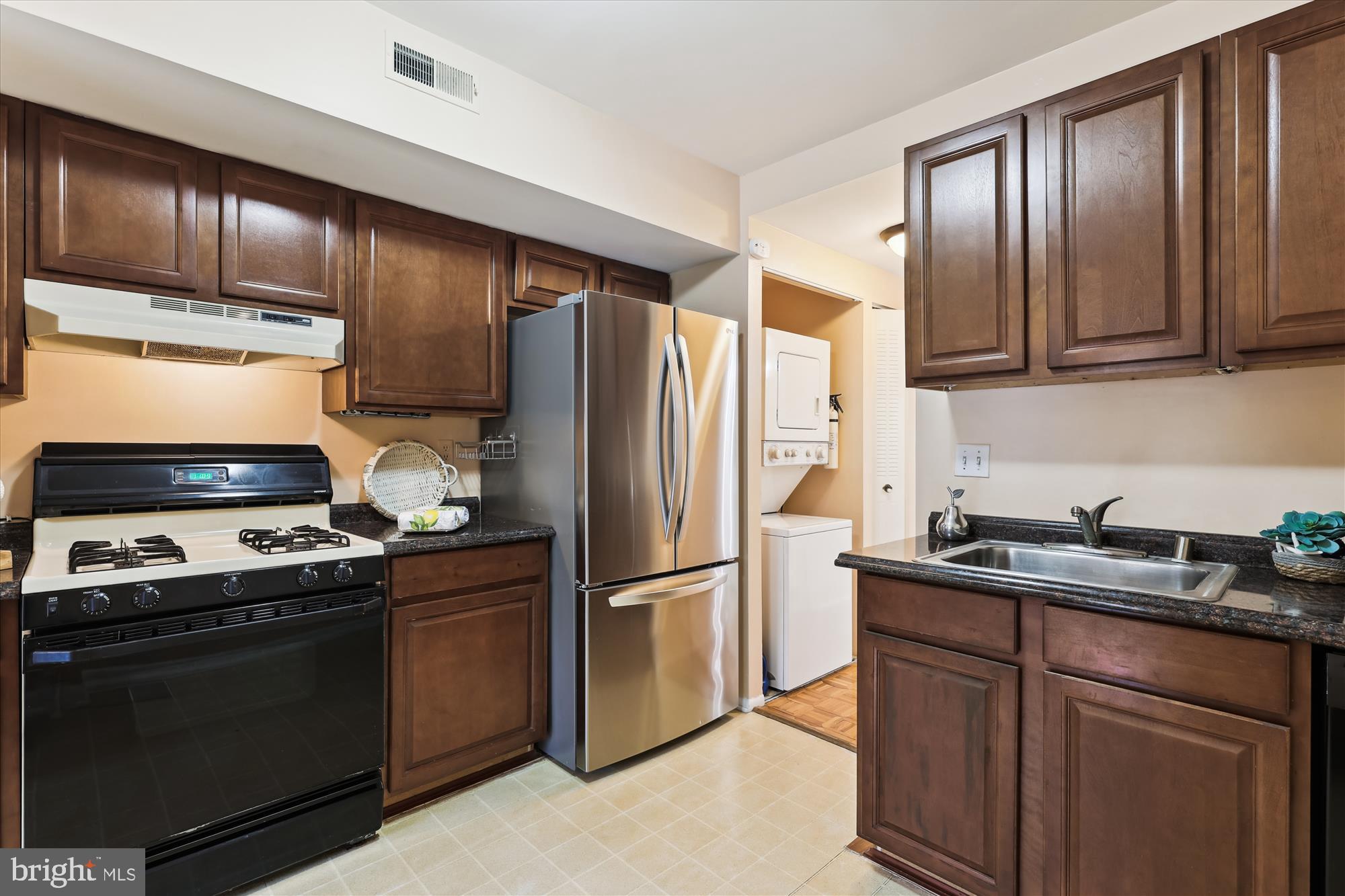 2032 ROYAL FERN COURT 11A