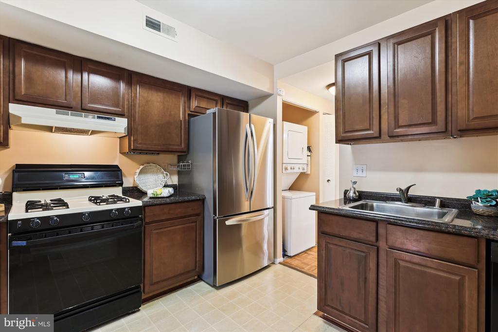2032 ROYAL FERN COURT 11A
