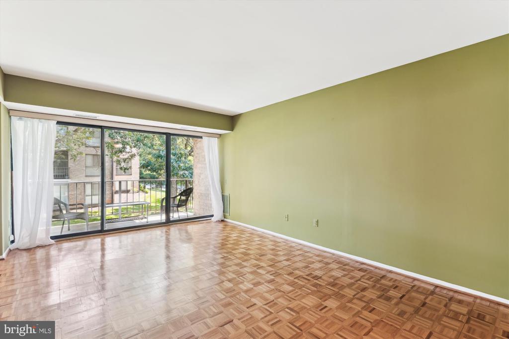 2032 ROYAL FERN COURT 11A