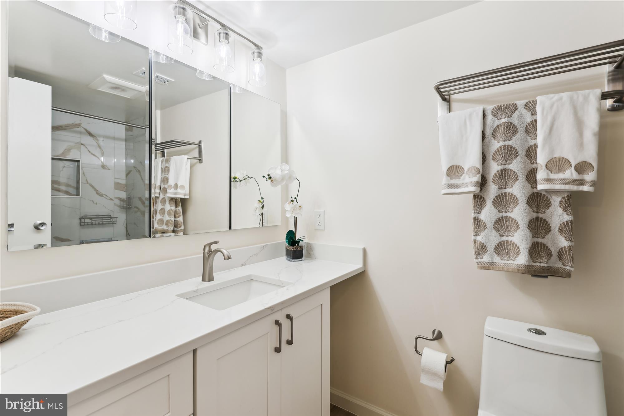 2032 ROYAL FERN COURT 11A