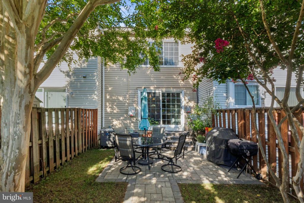 6575 OLD CARRIAGE DRIVE