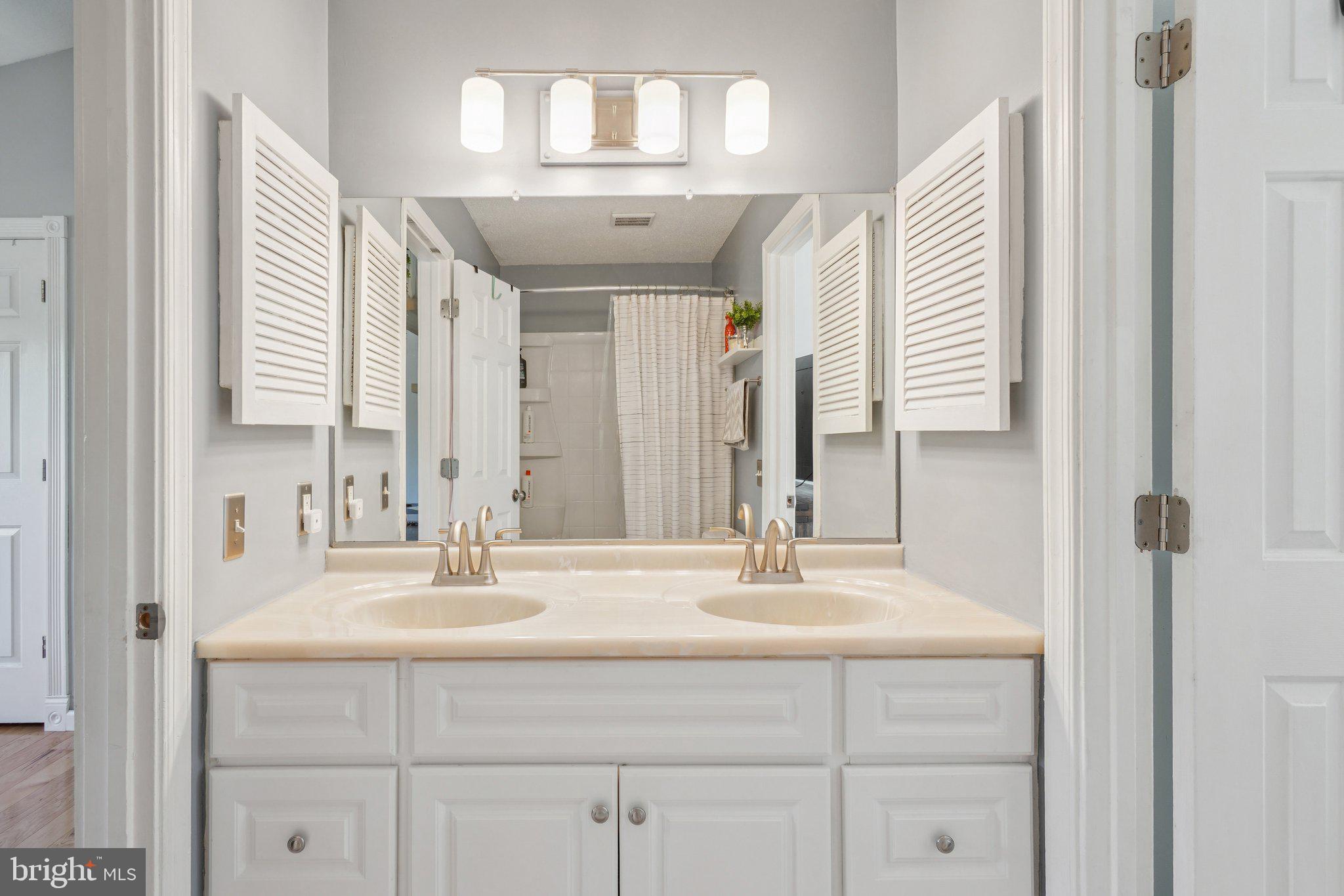 6575 OLD CARRIAGE DRIVE