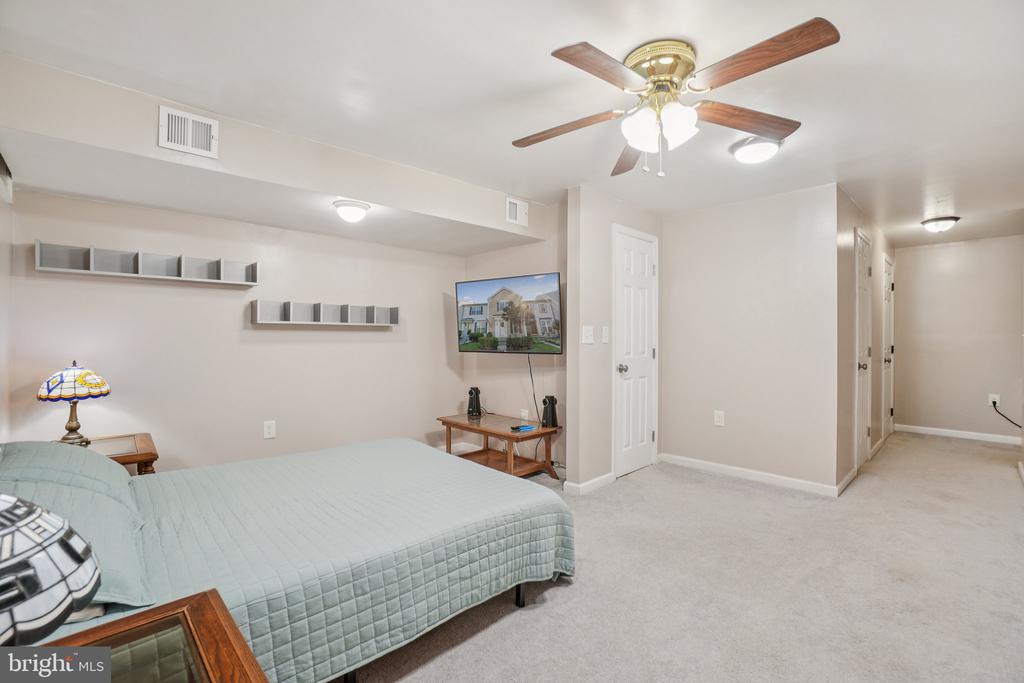 6575 OLD CARRIAGE DRIVE