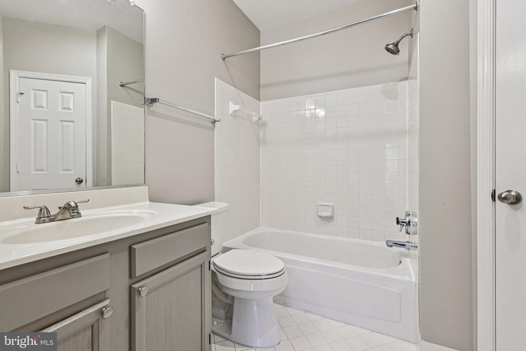 4225 MOZART BRIGADE LANE 94