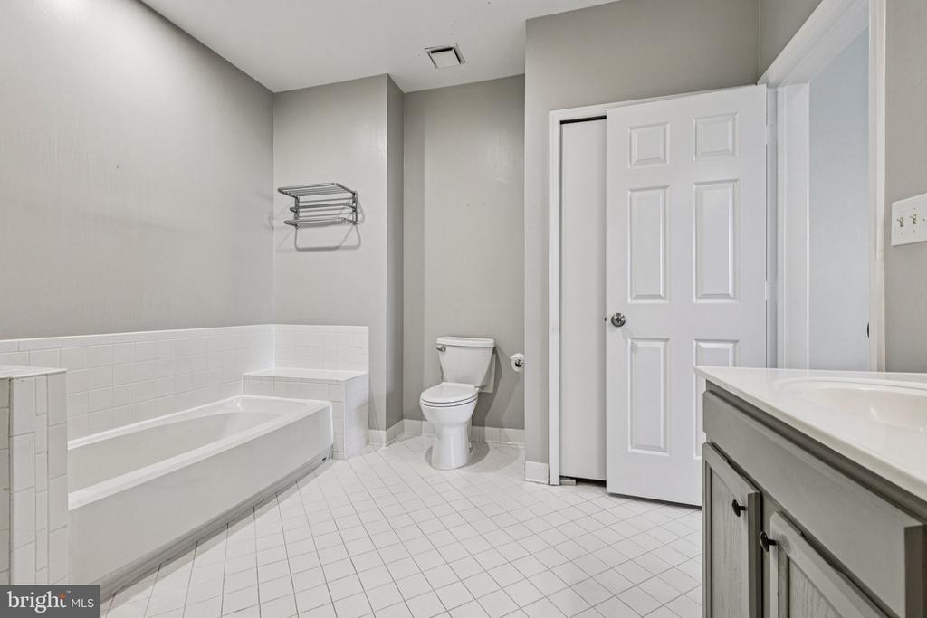 4225 MOZART BRIGADE LANE 94