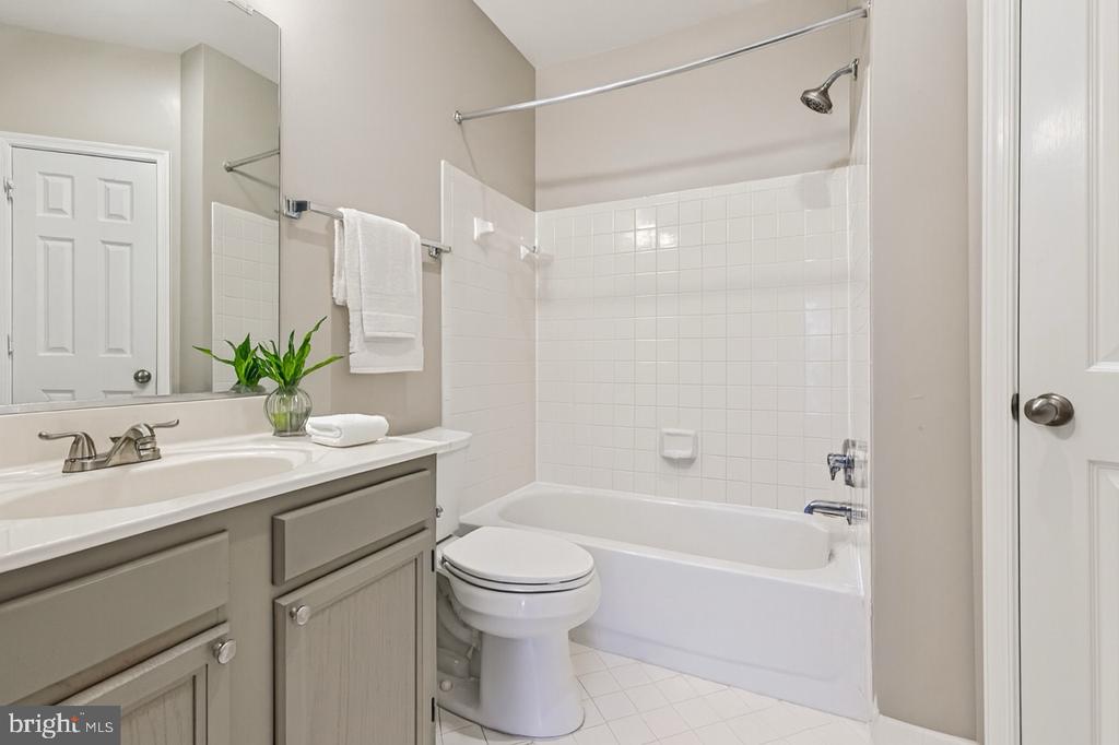 4225 MOZART BRIGADE LANE 94