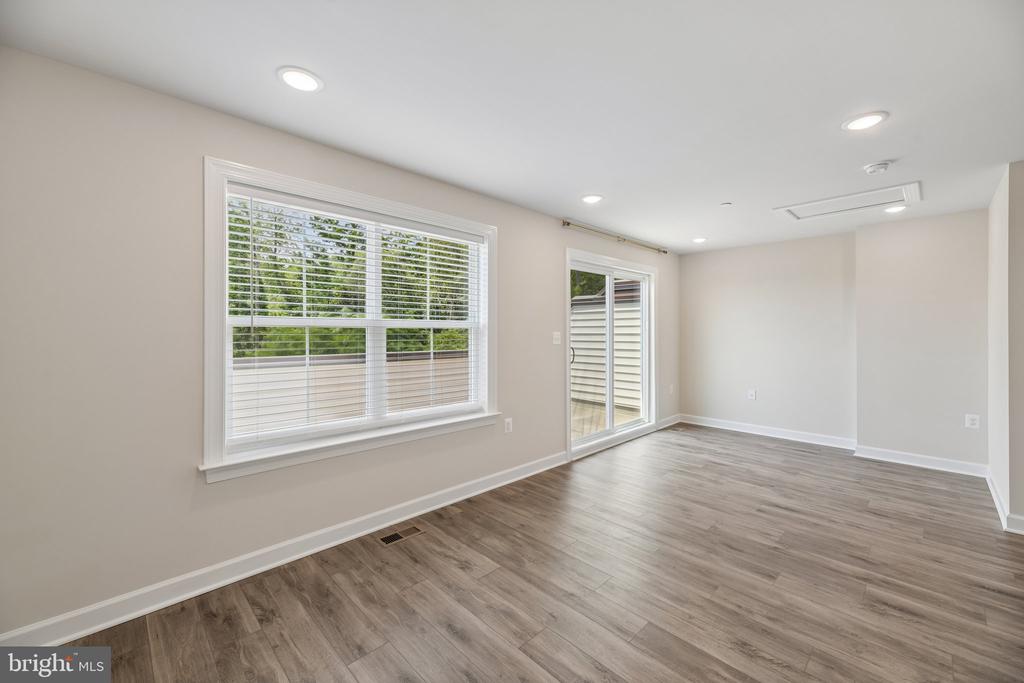 7202 MOUNTAINEER DRIVE