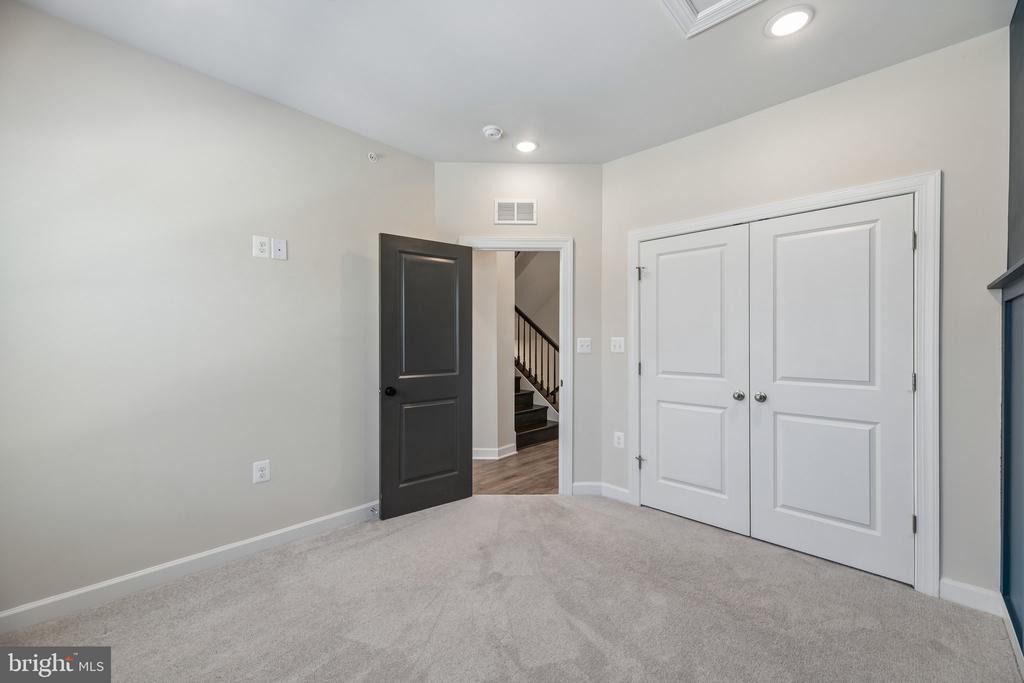 7202 MOUNTAINEER DRIVE
