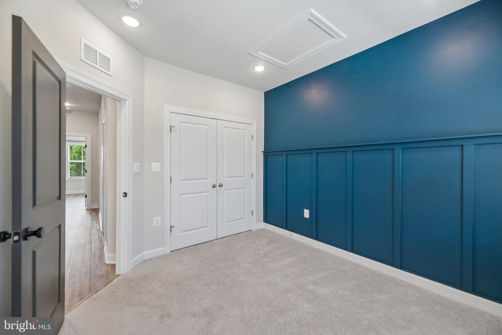 7202 MOUNTAINEER DRIVE