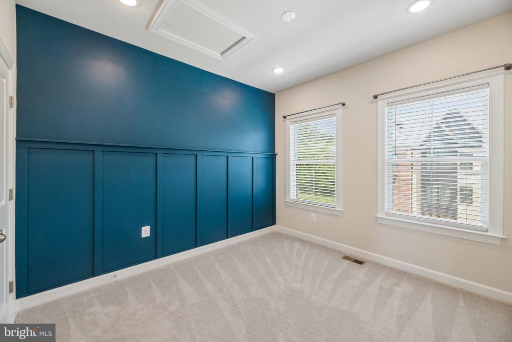 7202 MOUNTAINEER DRIVE
