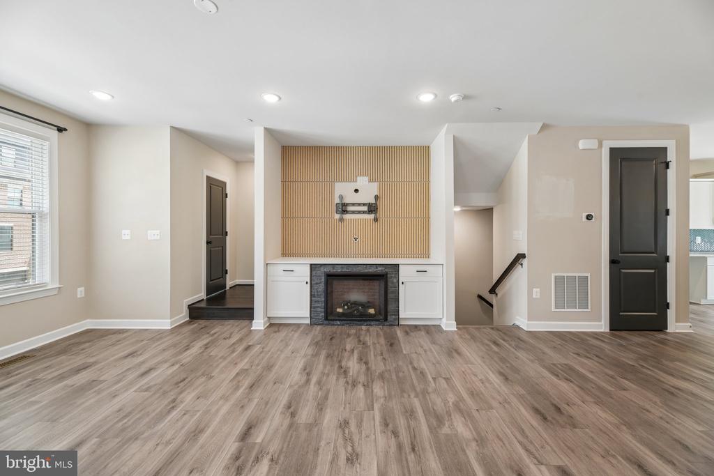 7202 MOUNTAINEER DRIVE