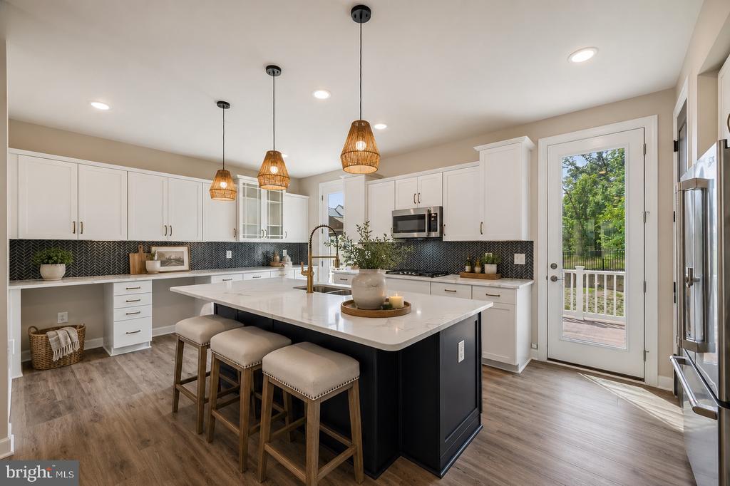 7202 MOUNTAINEER DRIVE
