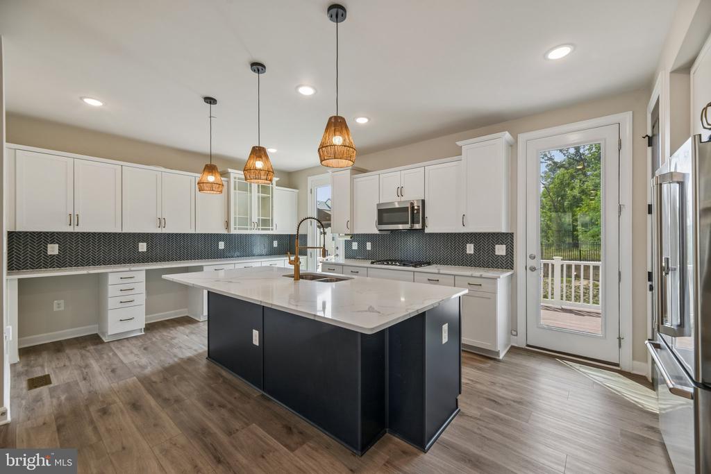 7202 MOUNTAINEER DRIVE