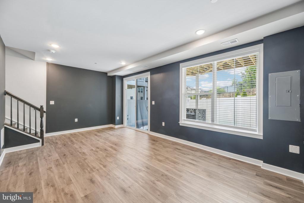 7202 MOUNTAINEER DRIVE